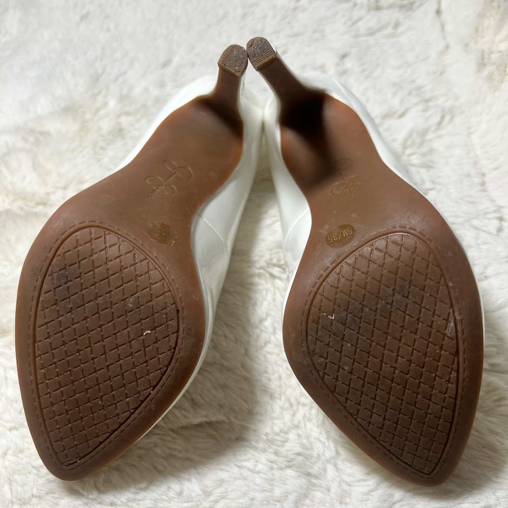 Jessica Simpson Classic White Heels - Picture 4 of 4